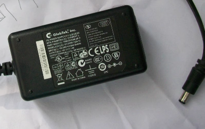 *Brand NEW*GlobTek TR9CG4000LCP-F GT-81081-6015-T3 15V 4A AC ADAPTER Power Supply