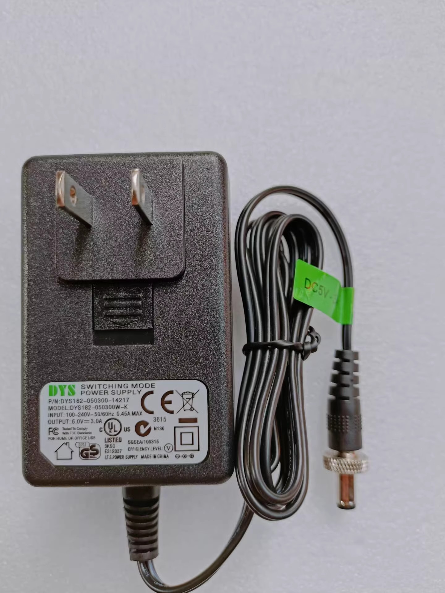 *Brand NEW* DYS DYS182-050300-14217 5V 3A AC DC ADAPTHE POWER Supply