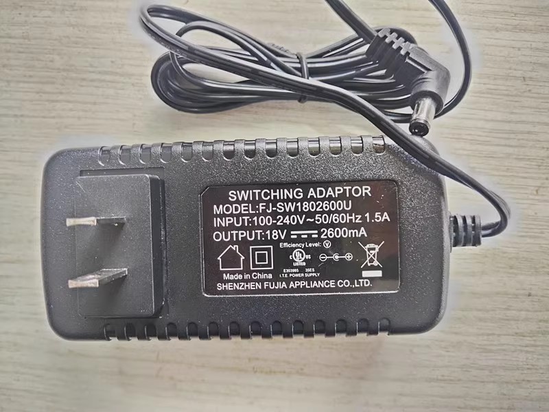 *Brand NEW* FUJIA FJ-SW1802600C 18V 2600MA AC DC ADAPTHE POWER Supply